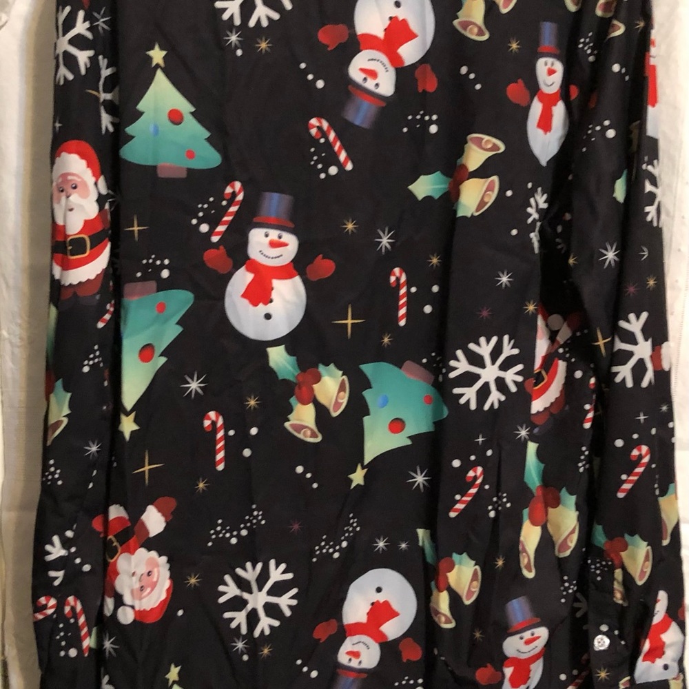 Button up Christmas shirt. Long sleeve Eve XL.